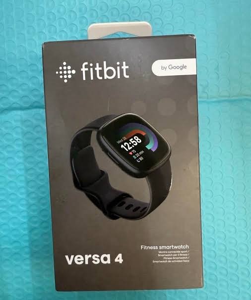 images - 2026-10-28T025611.004 Fitbit Versa 4 Smartwatch - Image 1